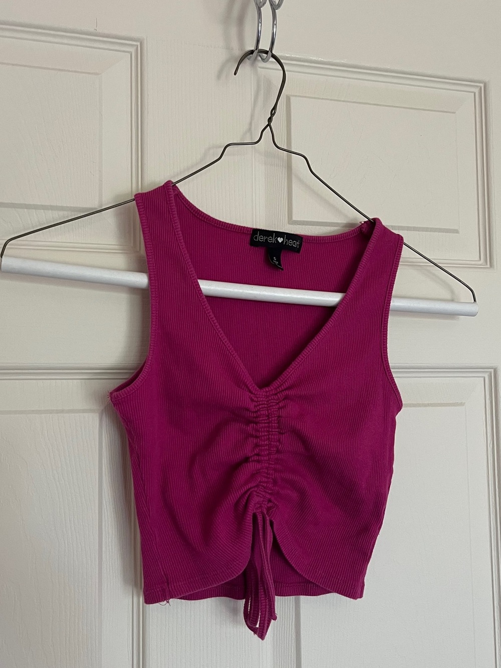 Magenta Pink low neck v neck crop top tank size small Derek heart